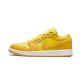 Air Jordan 1 Low Žlutý Strike DC0774-700 Žlutý Strike/Bílý/Pollen