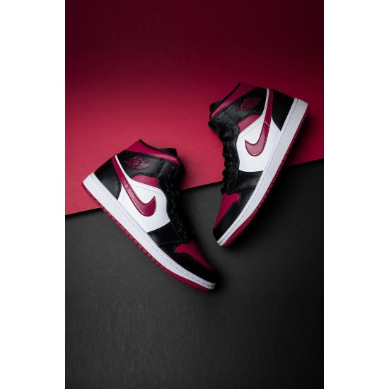 Air Jordan 1 Mid Bred Toe 554724-066 Černá/Gymred-Bílý