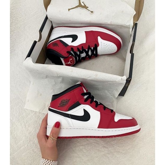 Air Jordan 1 Mid Chicago Bílý 554725-173 Bílý/Gym-Červené/Černá