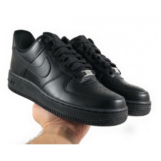 Nike Air Force 1 Low Triple Černá